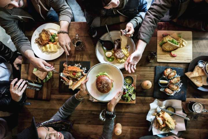 Cadre convivial pour repas de groupe Gan