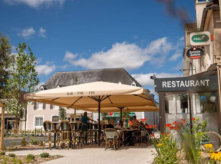 Restaurant avec terrasse Gan