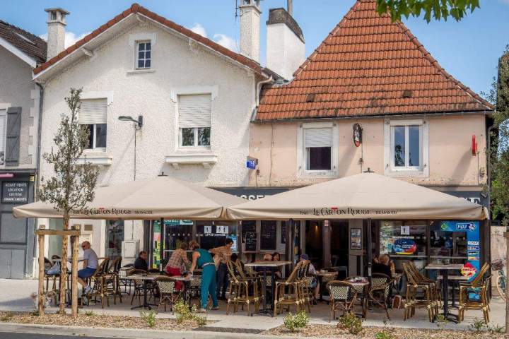 Profiter des plats en plein air